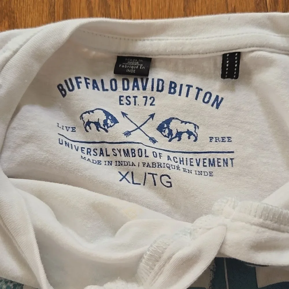 Men's t shirt, great condition size, extra large buffalo